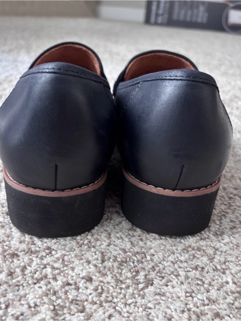 Vionic Navy Leather Penny Loafers 8 Wide - Picture 6 of 10